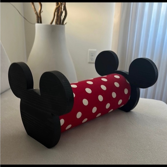 CUSTOM MADE MICKEY MOUSE MOTIFS DISNEYEARS/HEADBAND HOLDER